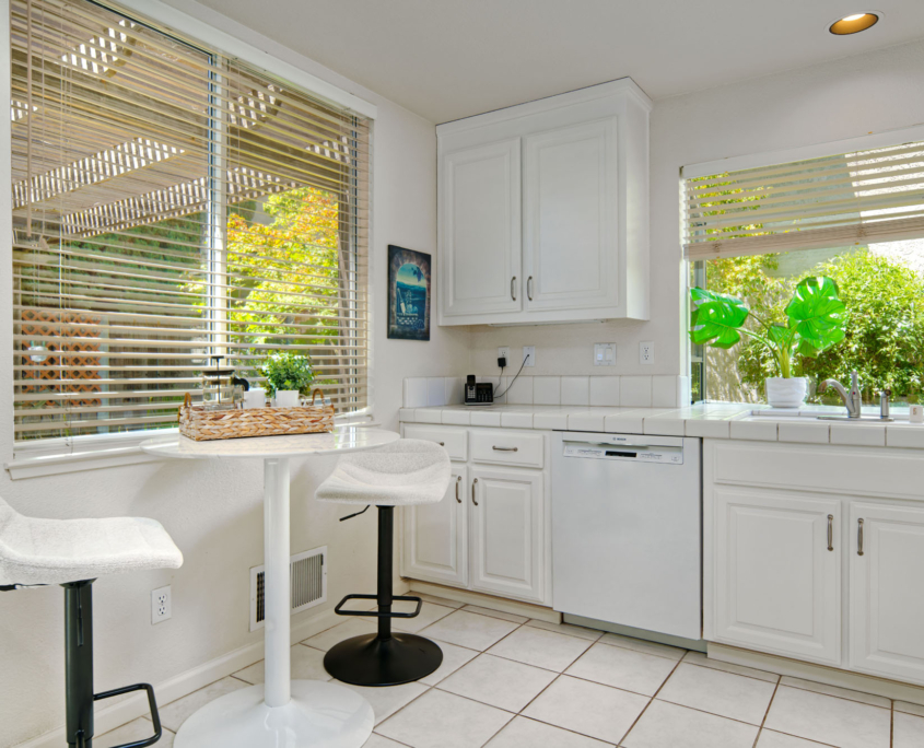 E10 A7R064965633 Ravenna Court (1)