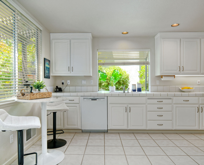 E10 A7R064965633 Ravenna Court (4)